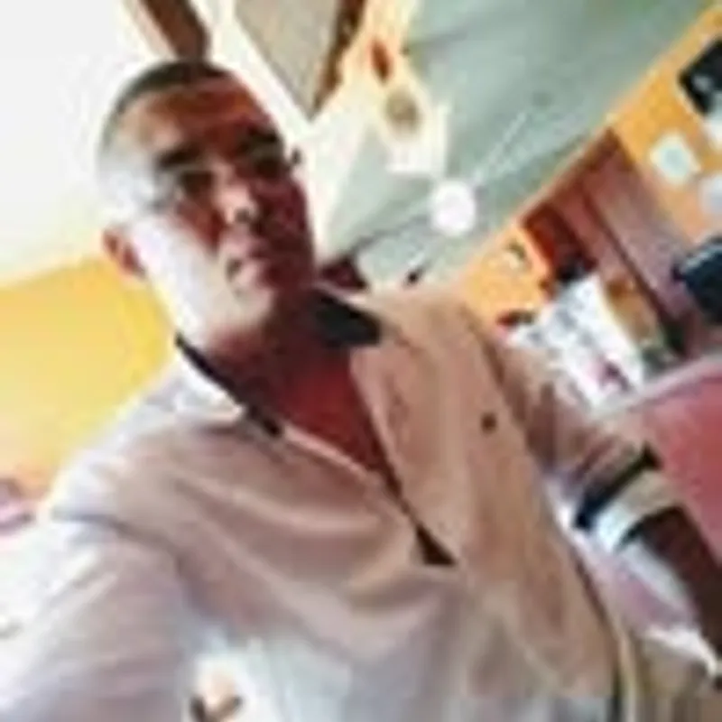 Cristiano Rocha, Pedreiro de acabamento